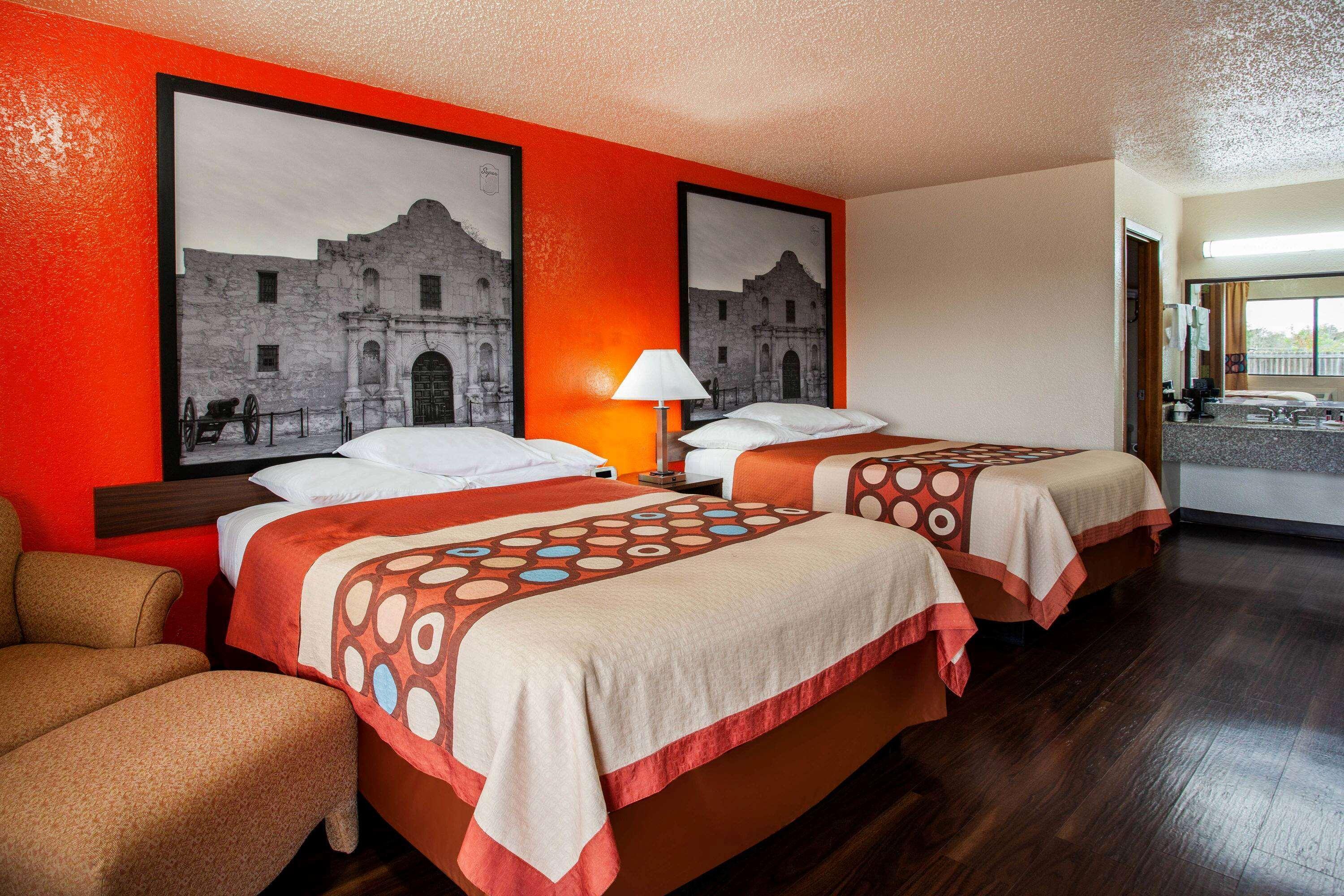 Super 8 By Wyndham Giddings Hotel Exterior foto