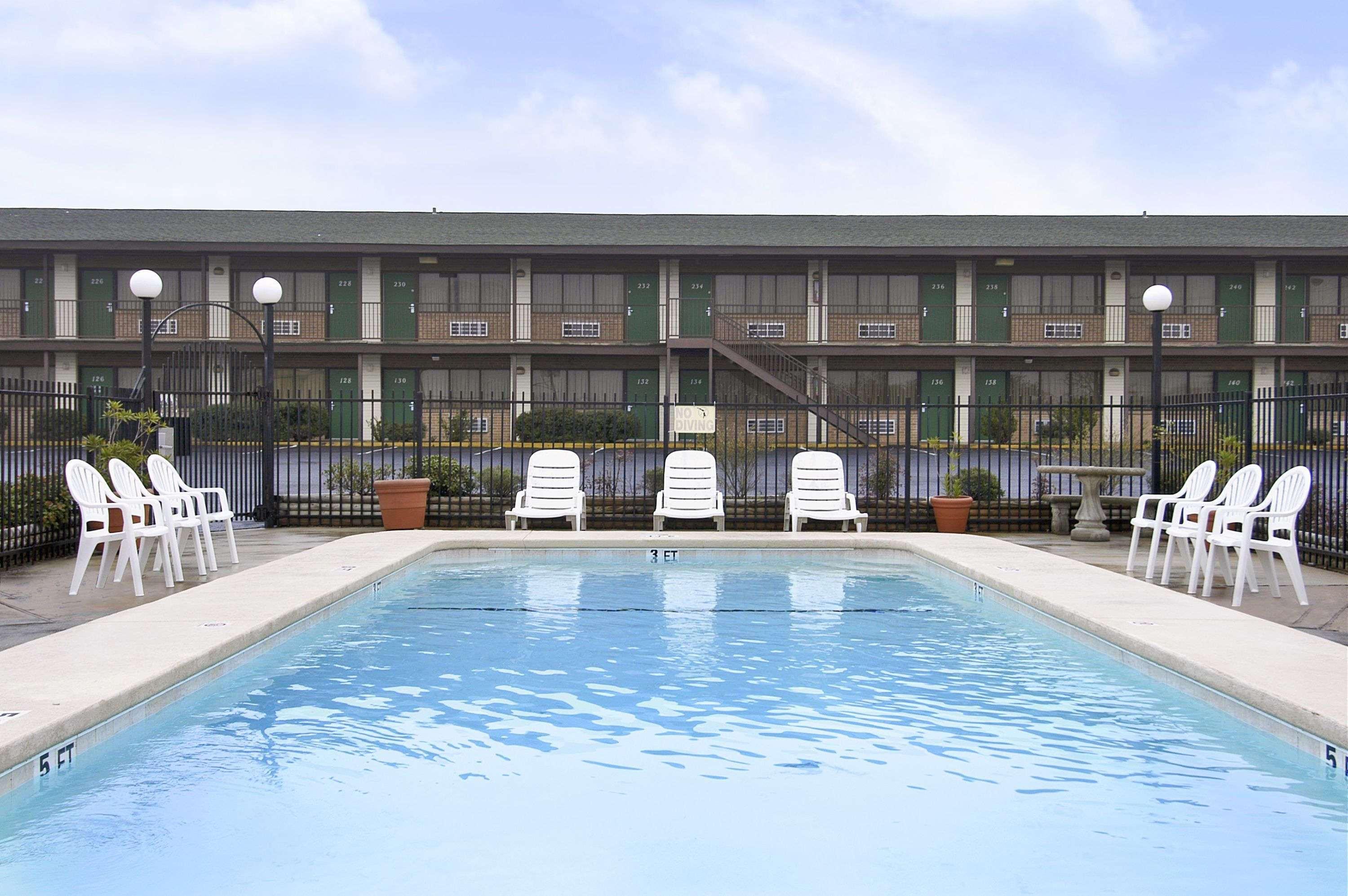 Super 8 By Wyndham Giddings Hotel Exterior foto