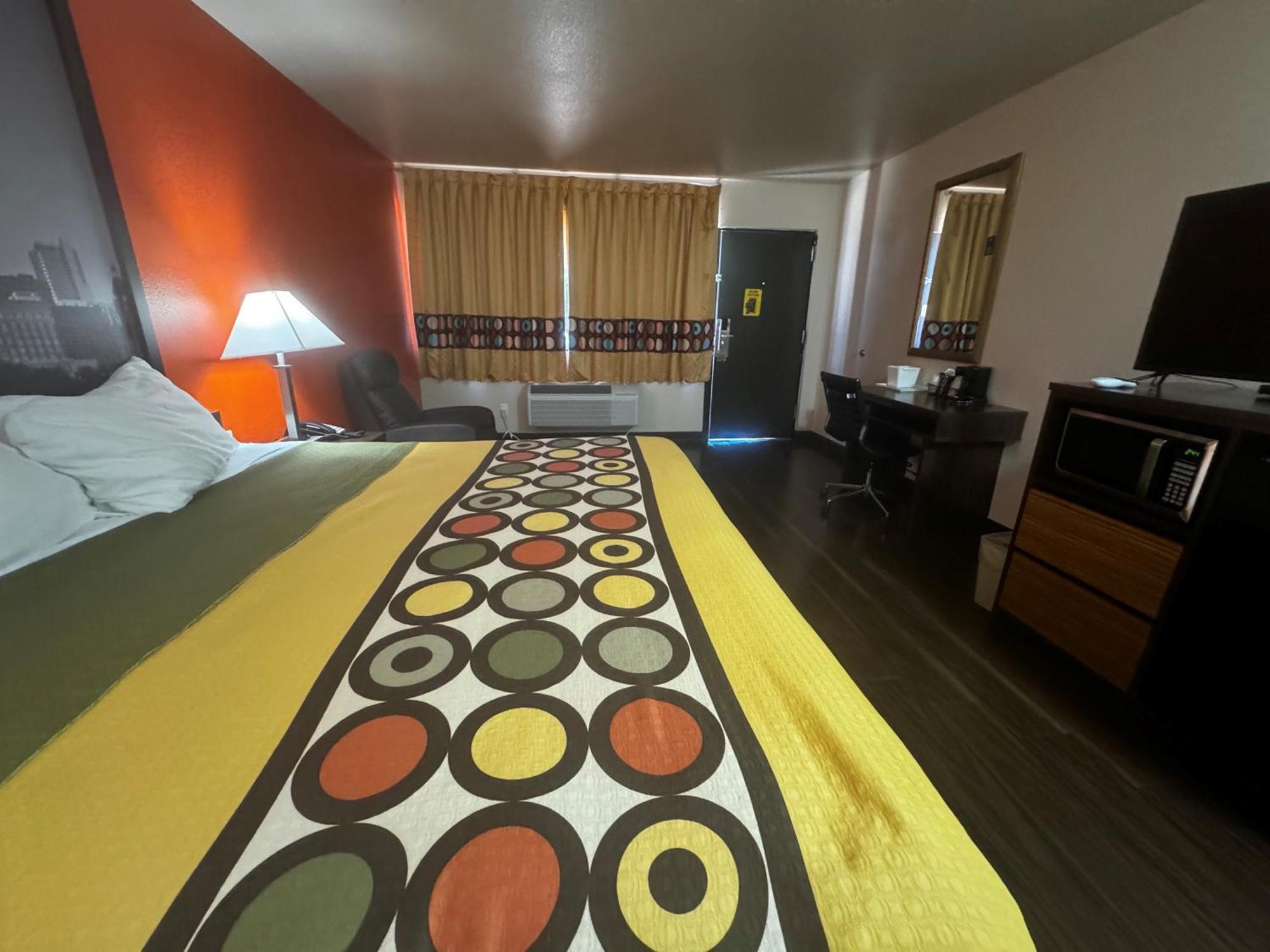 Super 8 By Wyndham Giddings Hotel Exterior foto