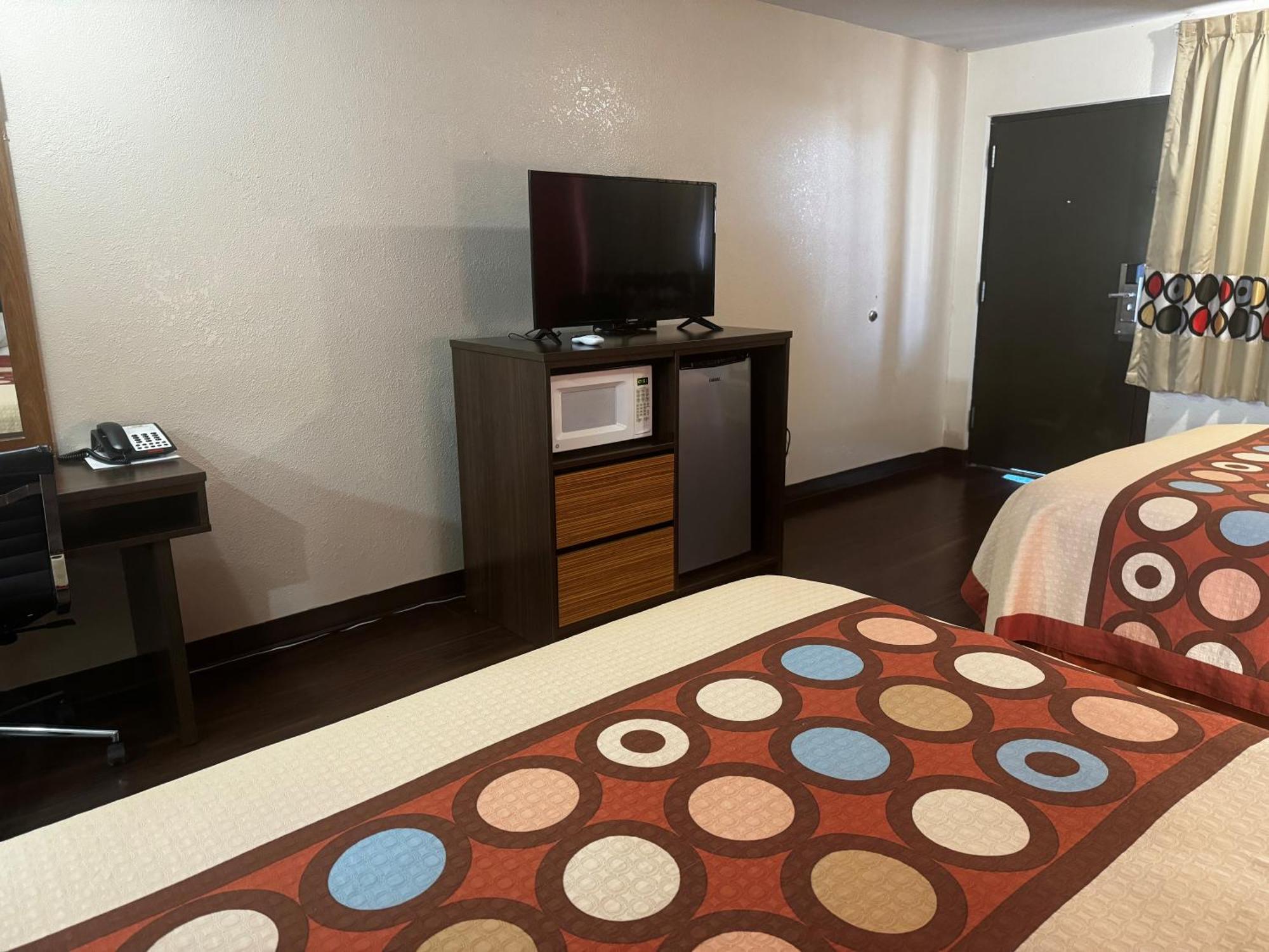Super 8 By Wyndham Giddings Hotel Exterior foto